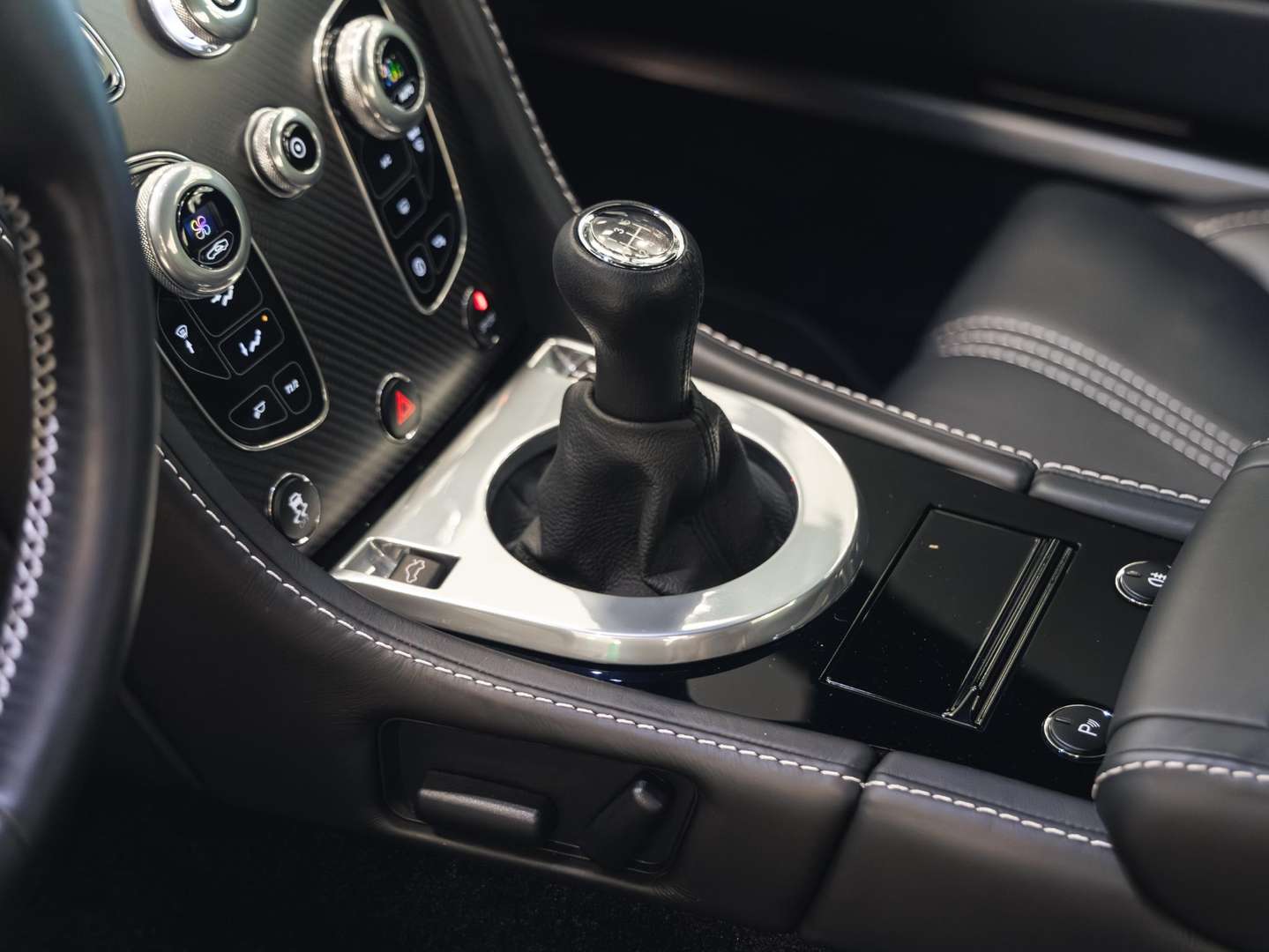 Aston Martin Vantage V8 S Manual - 2016 - Joinsteer - #49