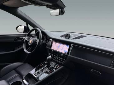 Porsche Macan GTS — photo 17