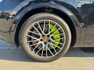 Porsche Cayenne III Turbo S E-Hybrid — photo 7