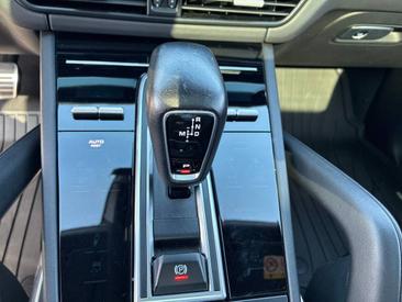 Porsche Cayenne III Turbo S E-Hybrid — photo 12
