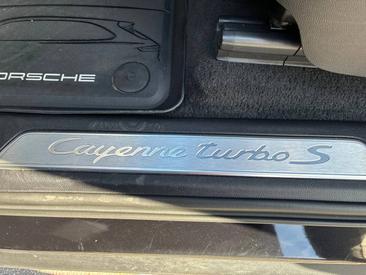 Porsche Cayenne III Turbo S E-Hybrid — photo 16