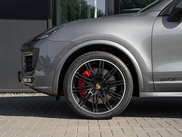 Porsche Cayenne III GTS — photo 14
