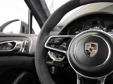 Porsche Cayenne III GTS — photo 18