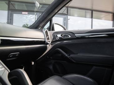 Porsche Cayenne III GTS — photo 32