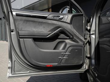 Porsche Cayenne III GTS — photo 34
