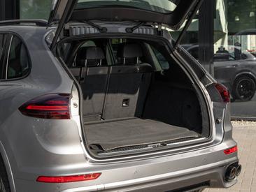 Porsche Cayenne III GTS — photo 35