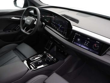 Audi Q6 Sportback S — photo 2