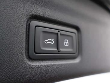Audi Q6 Sportback S — photo 12