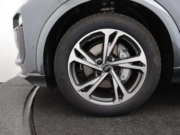 Audi Q6 Sportback S — photo 21