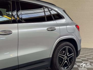 Mercedes GLA 200 AMG Line — photo 12