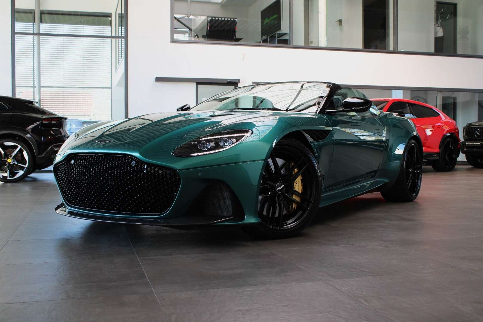 Aston Martin DBS Volante 5.2 V12 Racing Green - 2024 - Joinsteer - #2