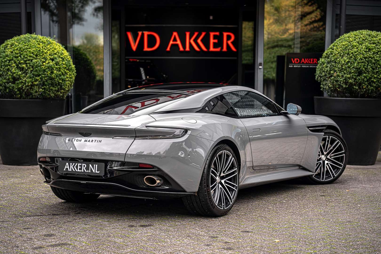 Aston Martin DB12 V8 Carbon Performance - 2024 - Joinsteer - #2