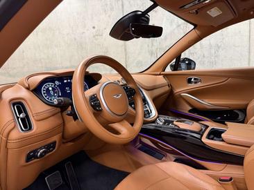Aston Martin DBX 707 — photo 8