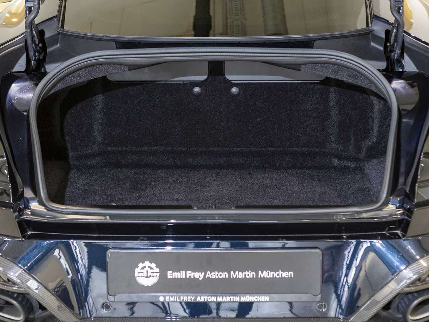 Aston Martin Vanquish V12 - 2025 - Joinsteer - #5