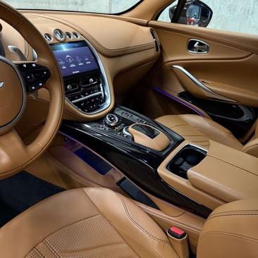 Aston Martin DBX 707 — photo 9