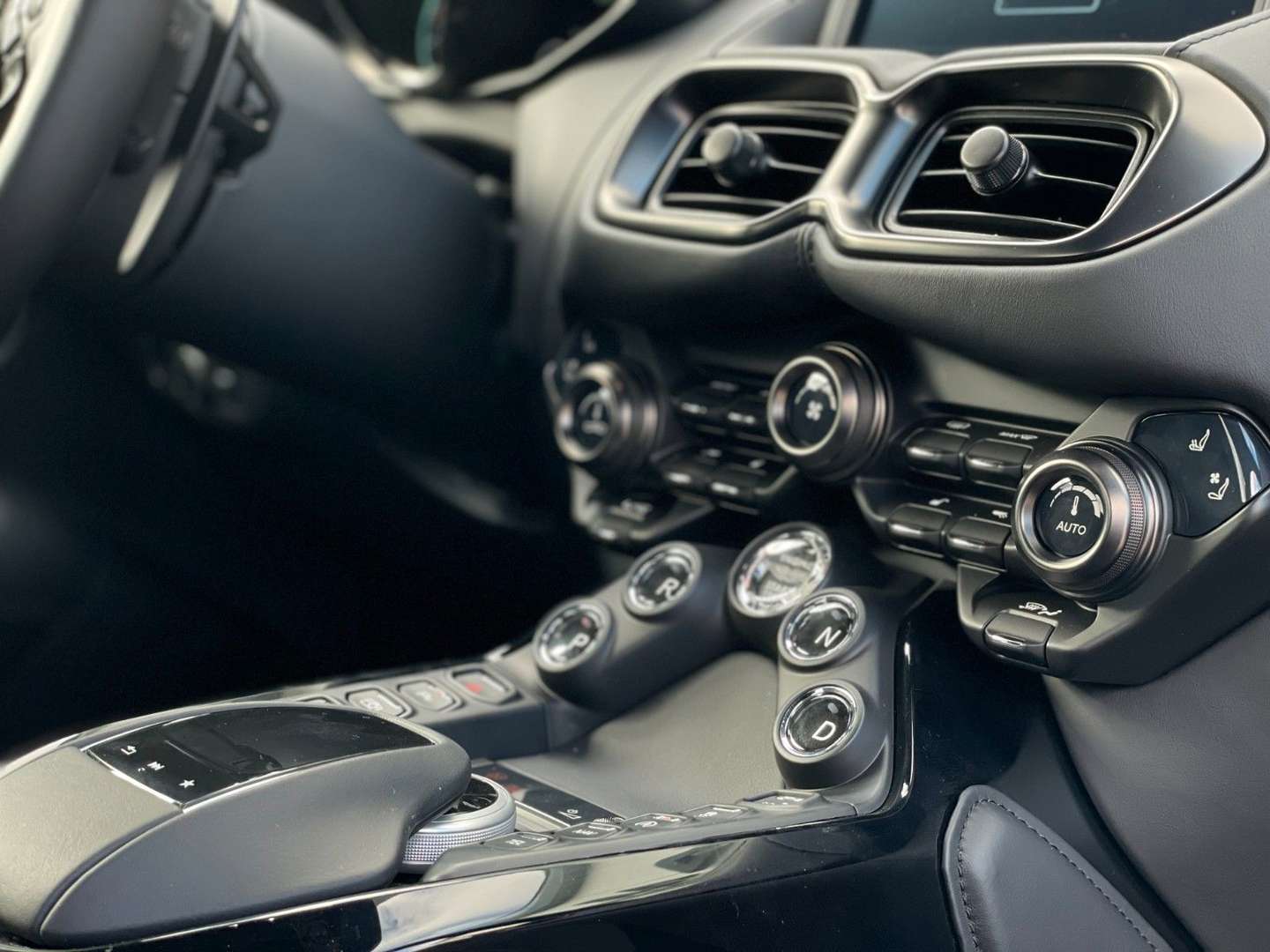 Aston Martin V8 4.0 V8 - 2024 - Joinsteer - #23