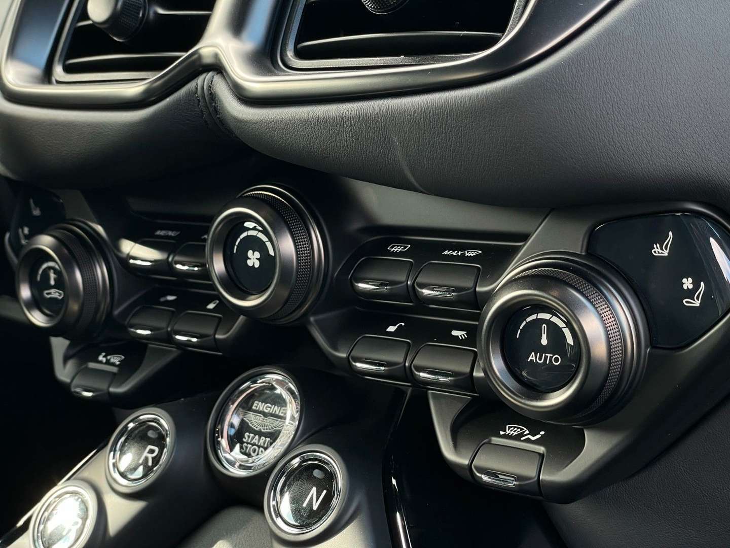 Aston Martin V8 4.0 V8 - 2024 - Joinsteer - #27