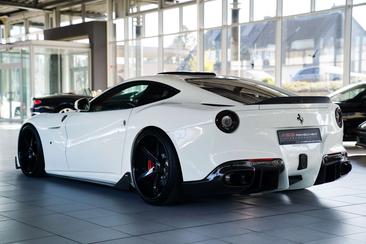 Ferrari F12 Berlinetta — photo 33