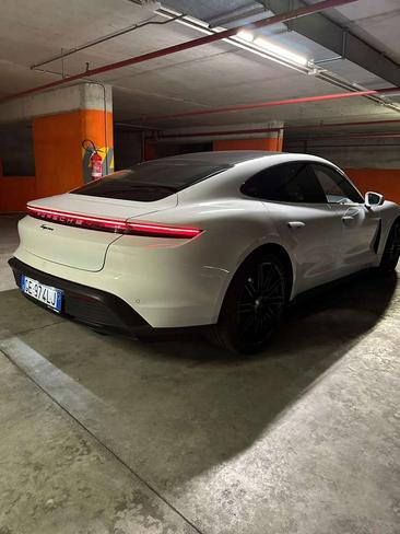 Porsche Taycan — photo 7