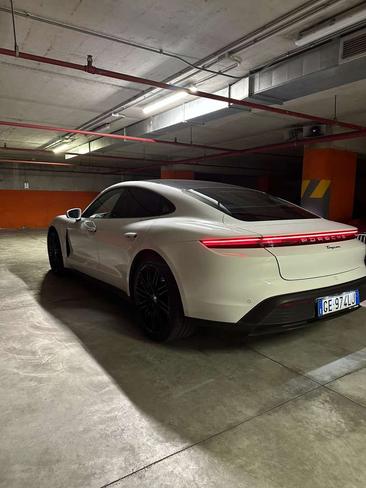 Porsche Taycan — photo 10