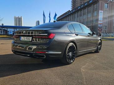 BMW Série 7 730d — photo 4