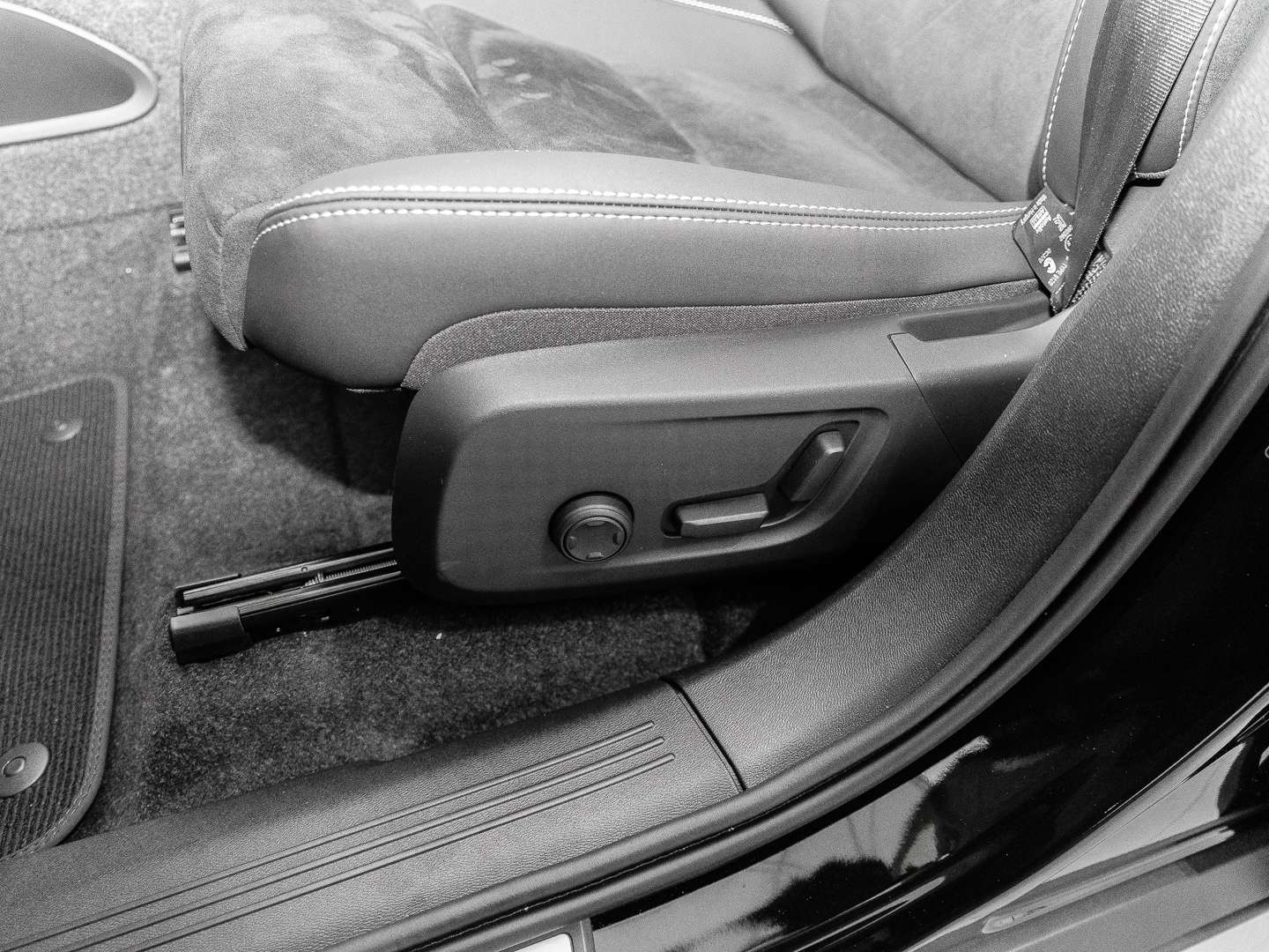 Volvo EX40 Black Edition Single Motor - 2025 - Joinsteer - #15