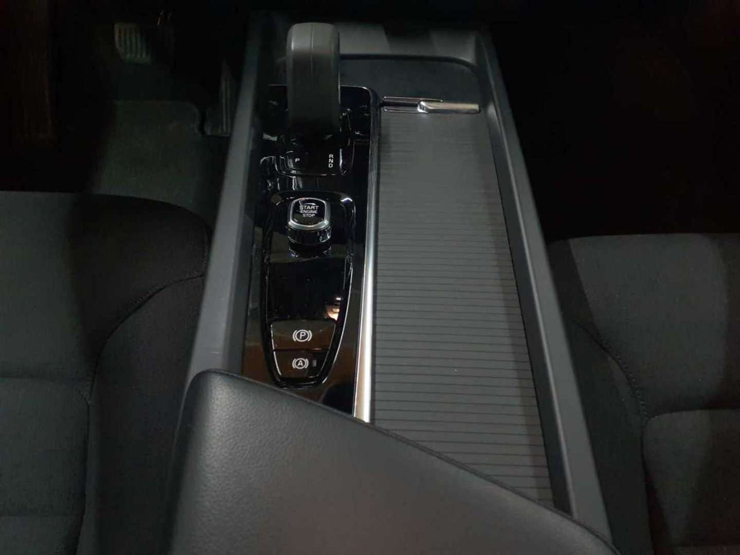 Volvo XC60 B4 Momentum - 2021 - Joinsteer - #4