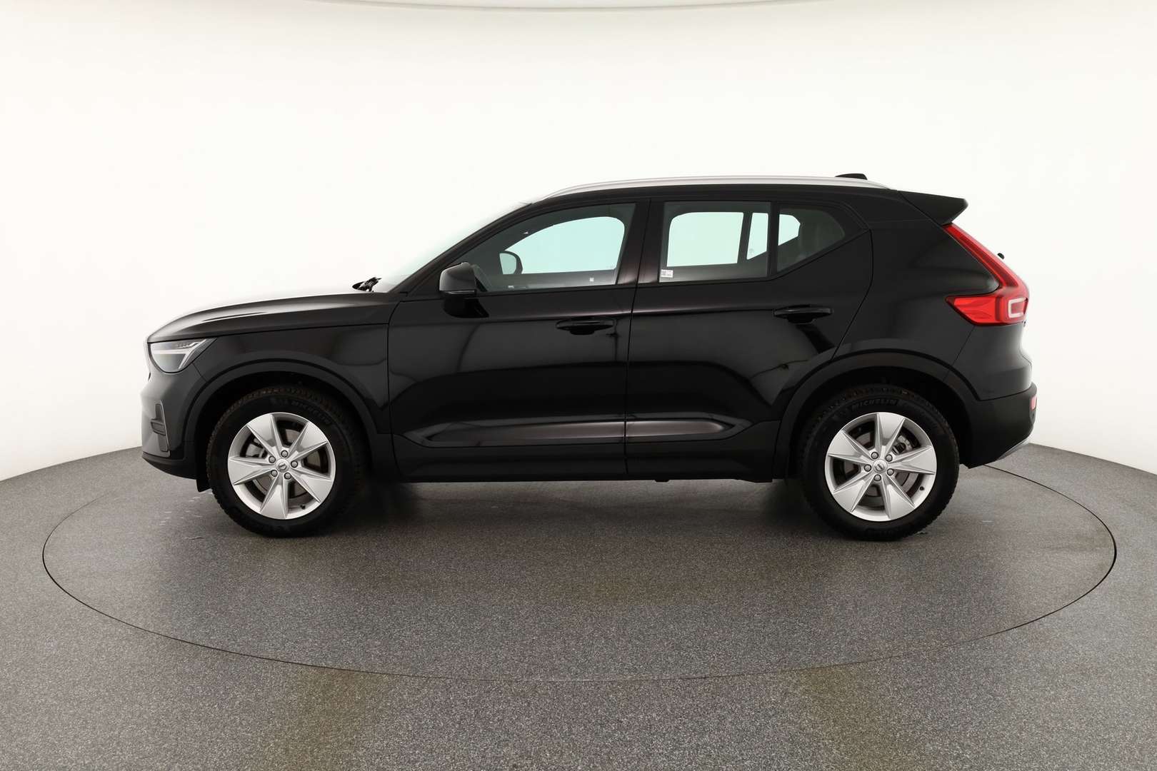 Volvo XC40 B3 Core - 2024 - Joinsteer - #1
