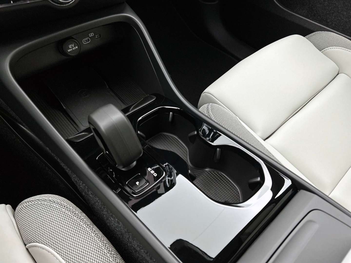 Volvo EX40 Extended Range - 2025 - Joinsteer - #36