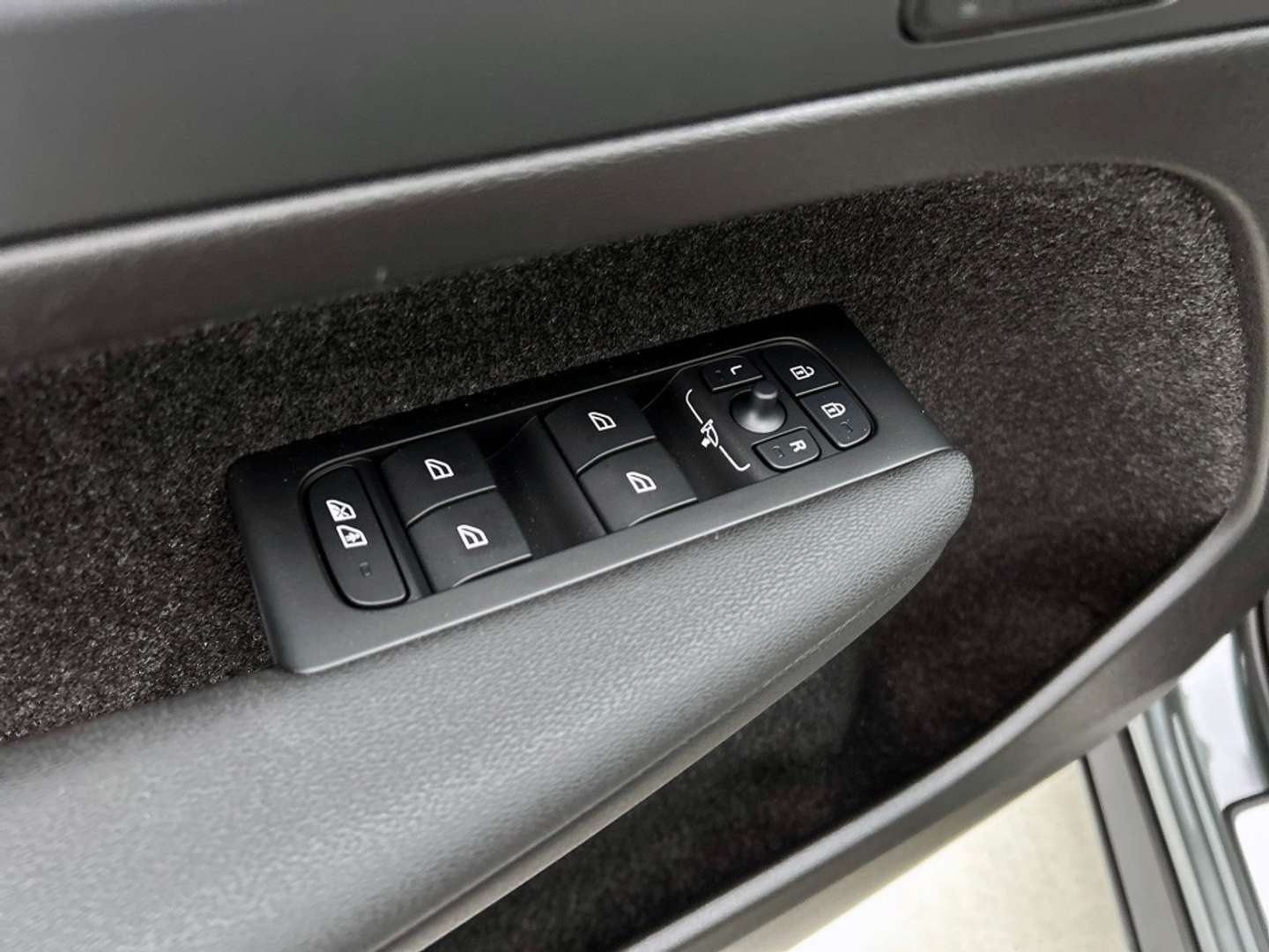 Volvo EX40 Extended Range - 2025 - Joinsteer - #39