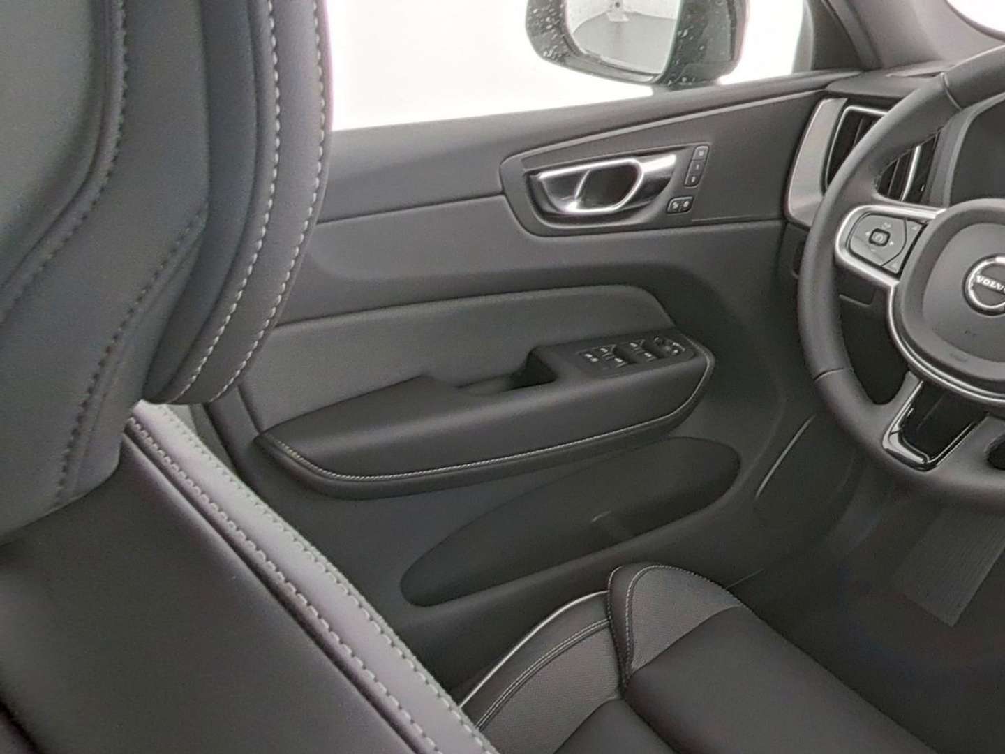 Volvo XC60 B5 Plus - 2025 - Joinsteer - #12