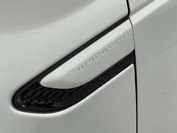 Land Rover Discovery Sport P300e R-Dynamic S — photo 11