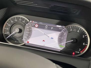 Land Rover Discovery Sport P300e R-Dynamic S — photo 17