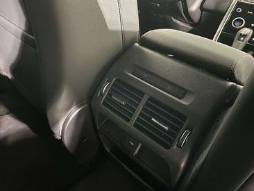 Land Rover Discovery Sport P300e R-Dynamic S — photo 27