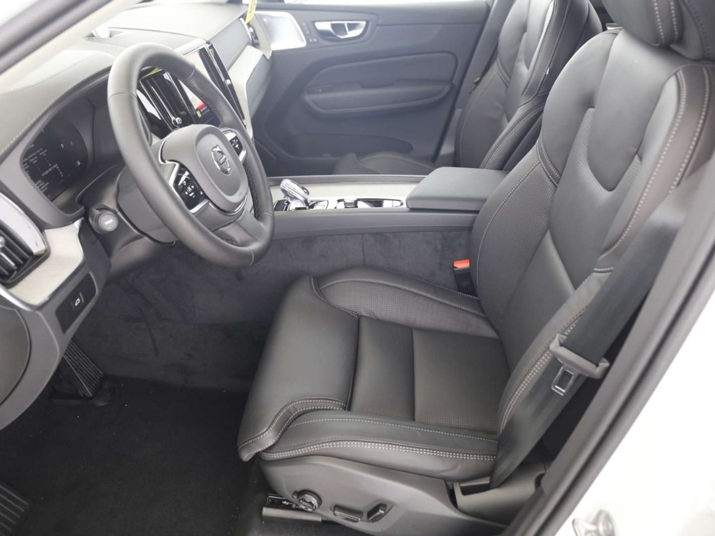 Volvo XC60 B5 Inscription - 2024 - Joinsteer - #3