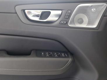 Volvo XC60 B5 Inscription — photo 12