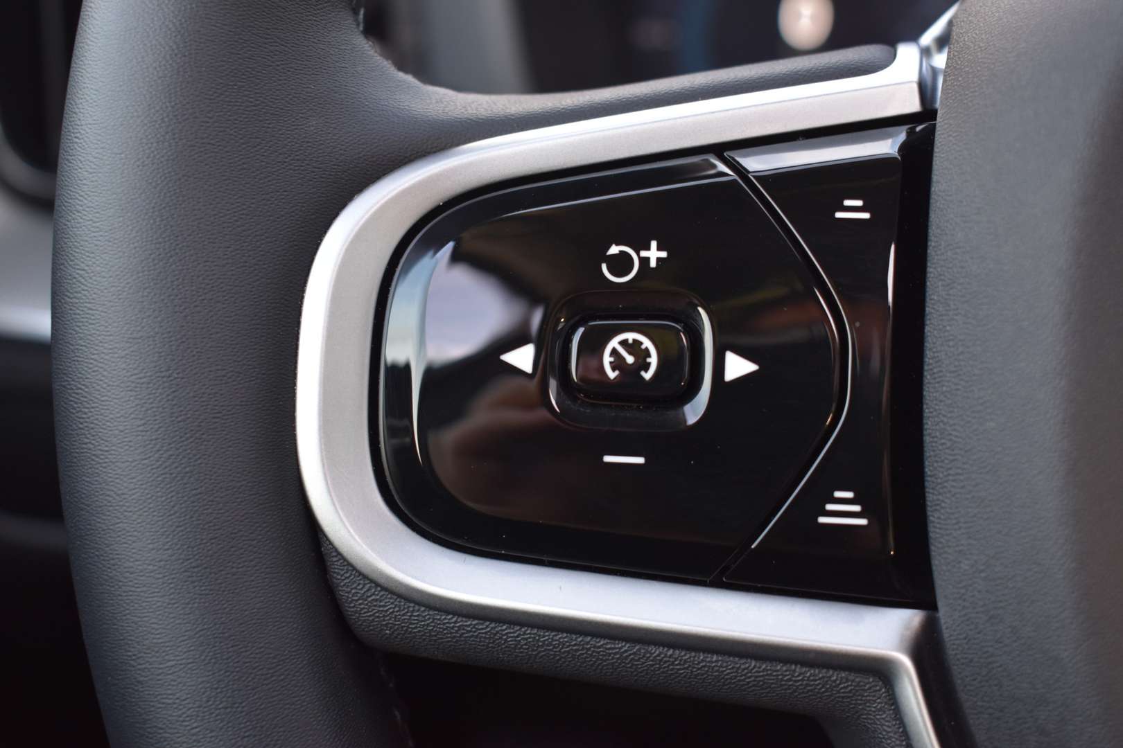 Volvo XC60 T6 Recharge Ultimate - 2025 - Joinsteer - #39