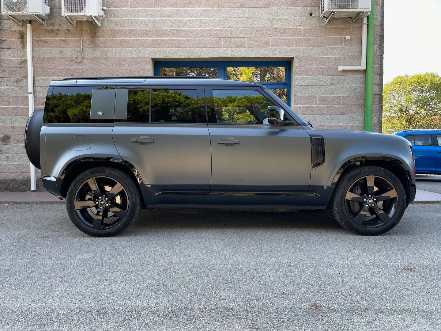 Land Rover Defender X-Dynamic P300e - 2023 - Joinsteer - #1