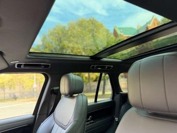 Land Rover Range Rover D350 HSE — photo 11