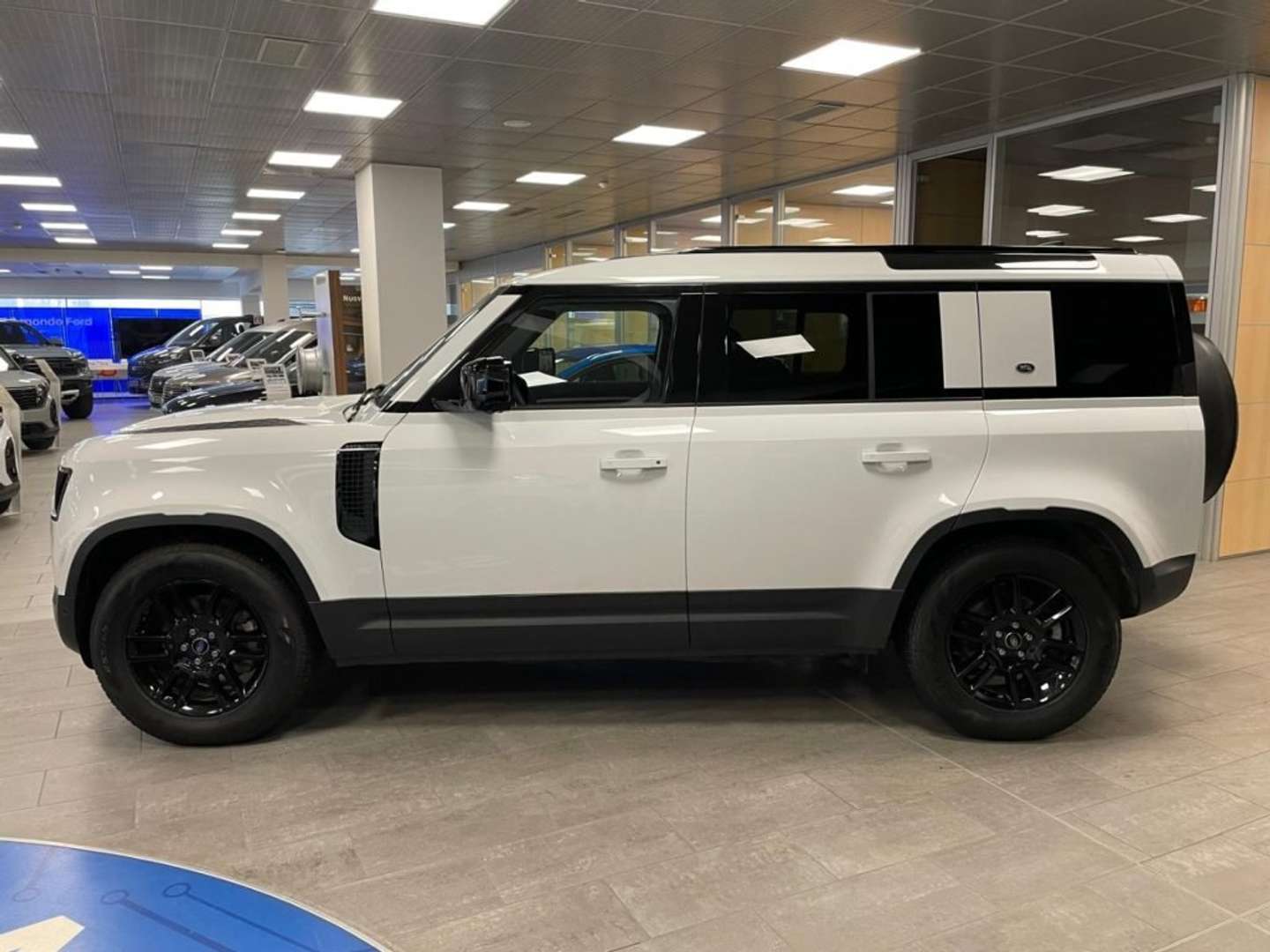 Land Rover Defender 110 D200 SE - 2023 - Joinsteer - #4