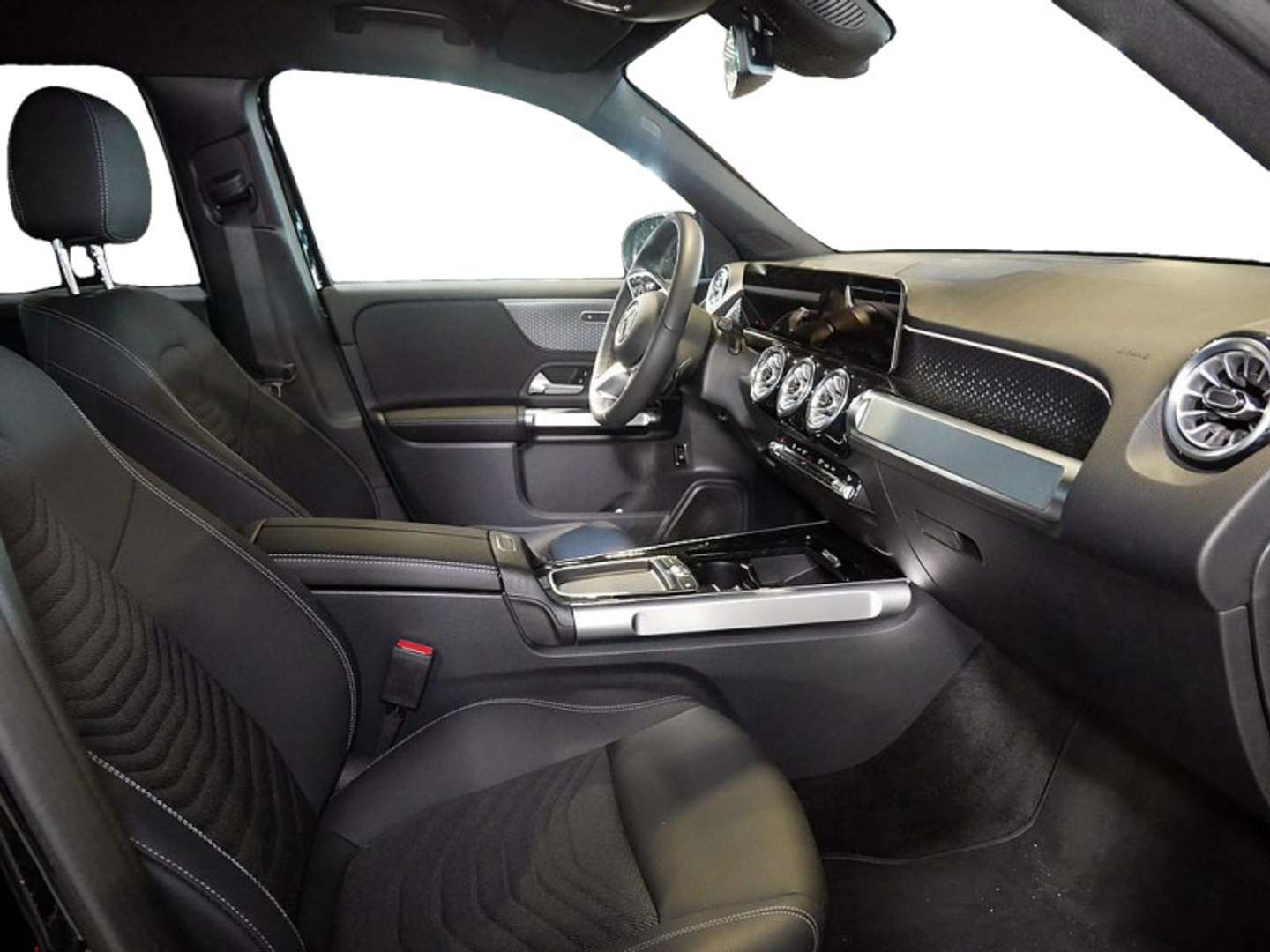 Mercedes GLB 200 Progressive - 2025 - Joinsteer - #5