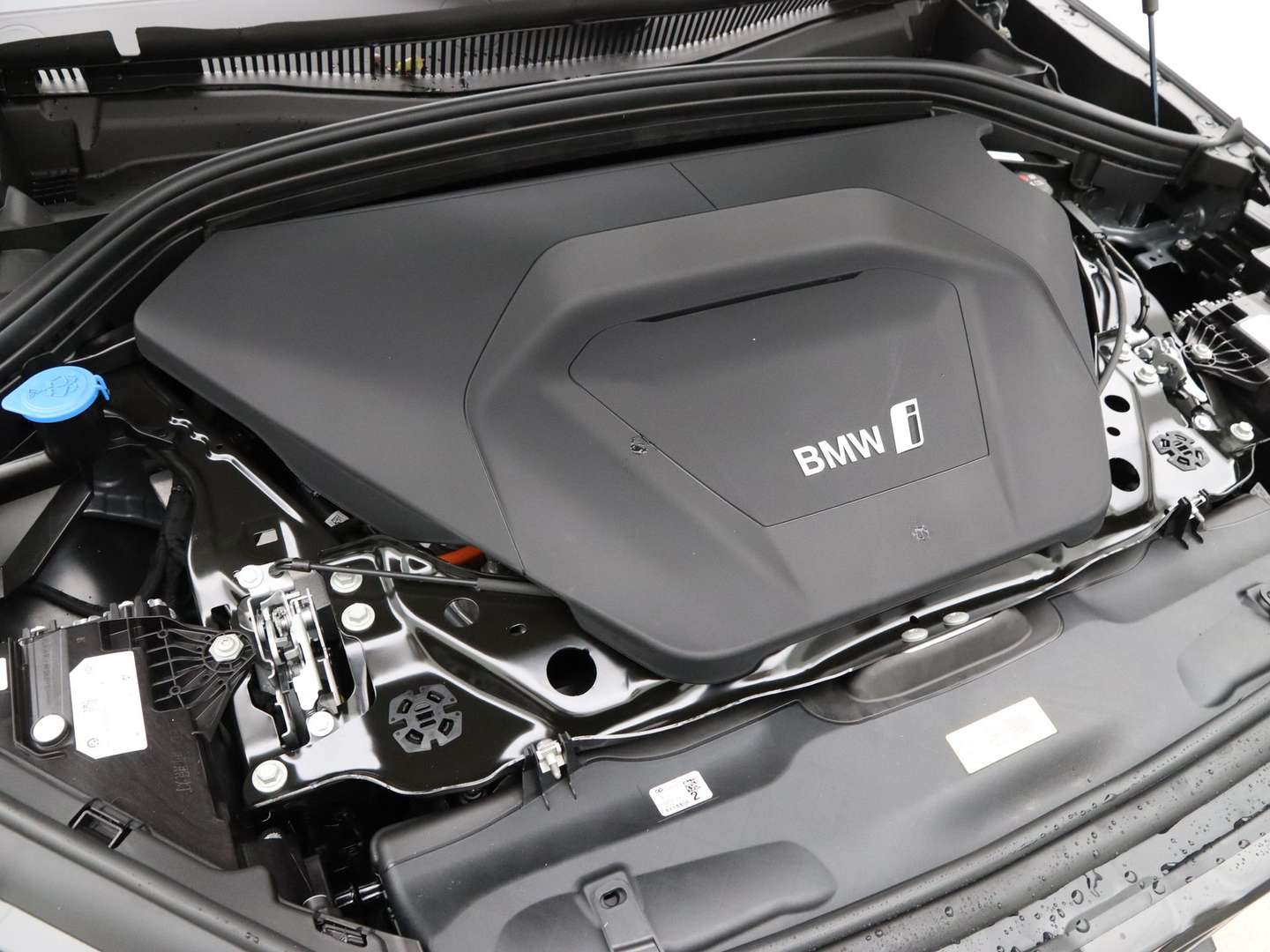 BMW IX2 M Sport PRO EDrive20 - 2025 - Joinsteer - #3