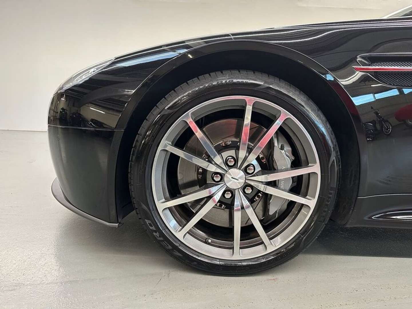 Aston Martin V8 Vantage Coupe Sportshift - 2013 - Joinsteer - #5