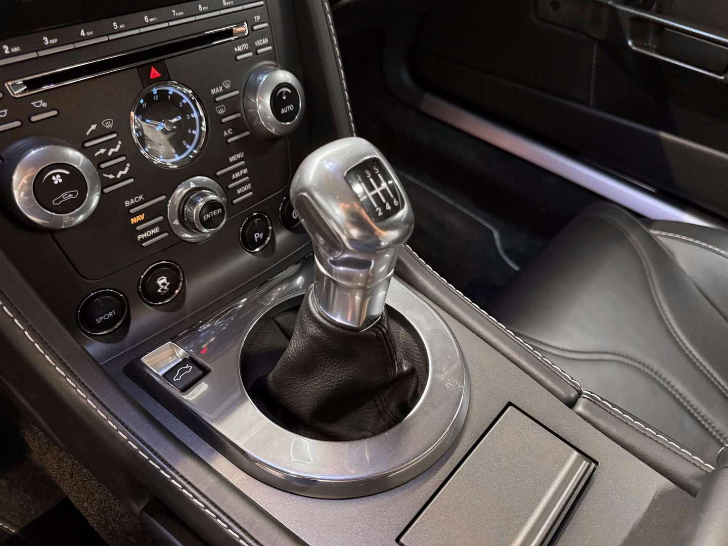 Aston Martin Vantage 5.9i V12 - 2013 - Joinsteer - #6