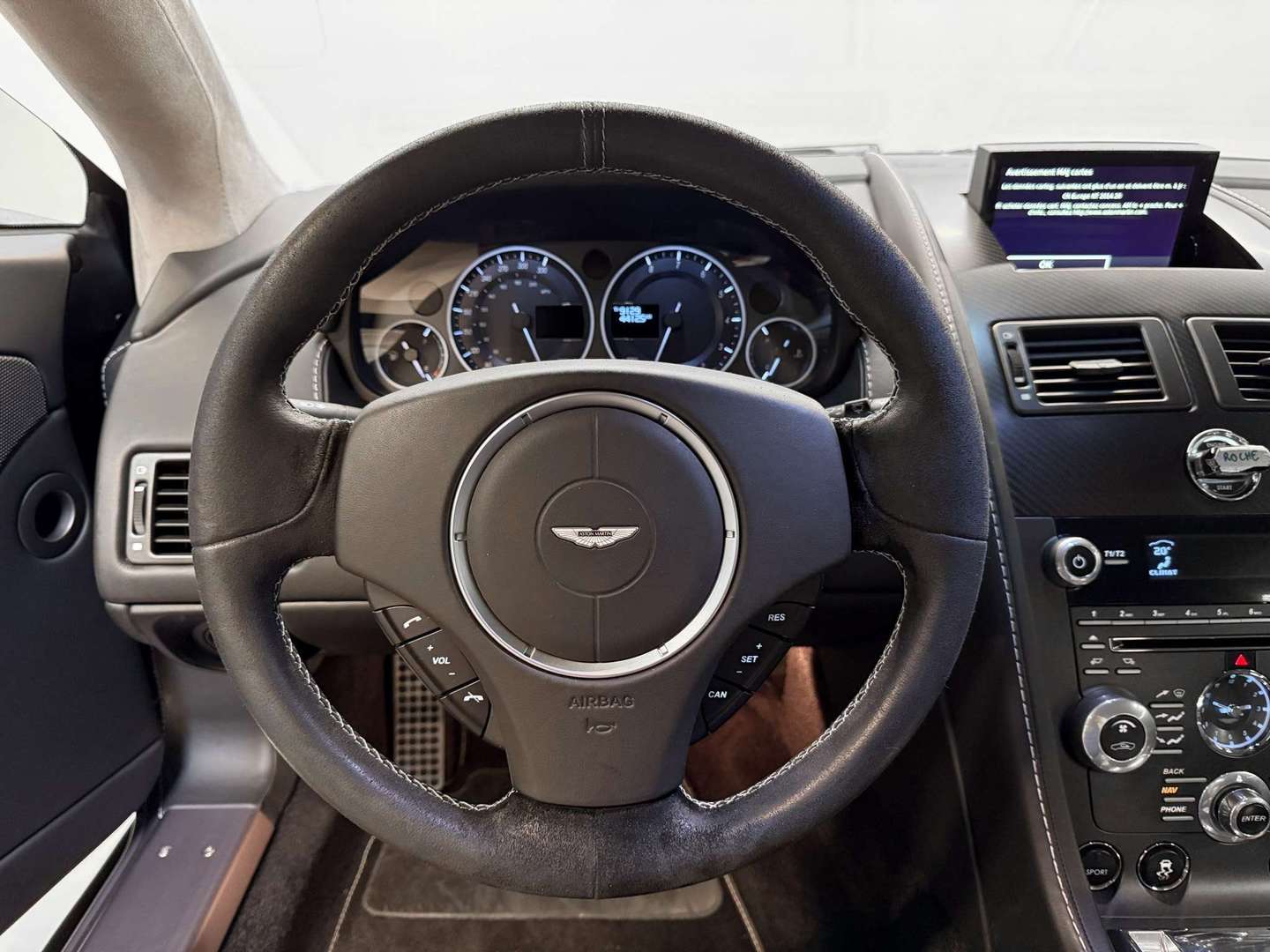 Aston Martin Vantage 5.9i V12 - 2013 - Joinsteer - #18