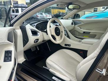 Aston Martin Vanquish Coupé — photo 19