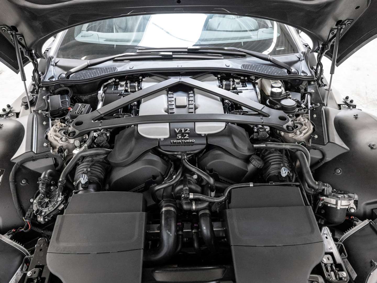 Aston Martin Vantage Roadster Performance - 2024 - Joinsteer - #22