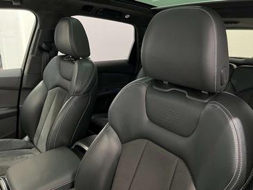 Audi Q7 Sport 55 TFSI E — photo 23