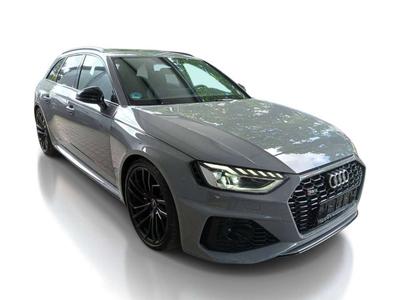 Audi A4 Avant RS4