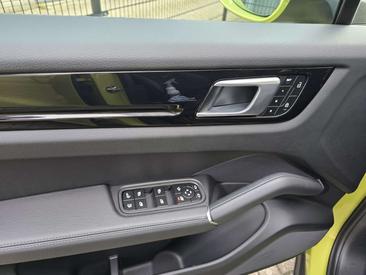 Porsche Cayenne III E-Hybrid Coupé — photo 9